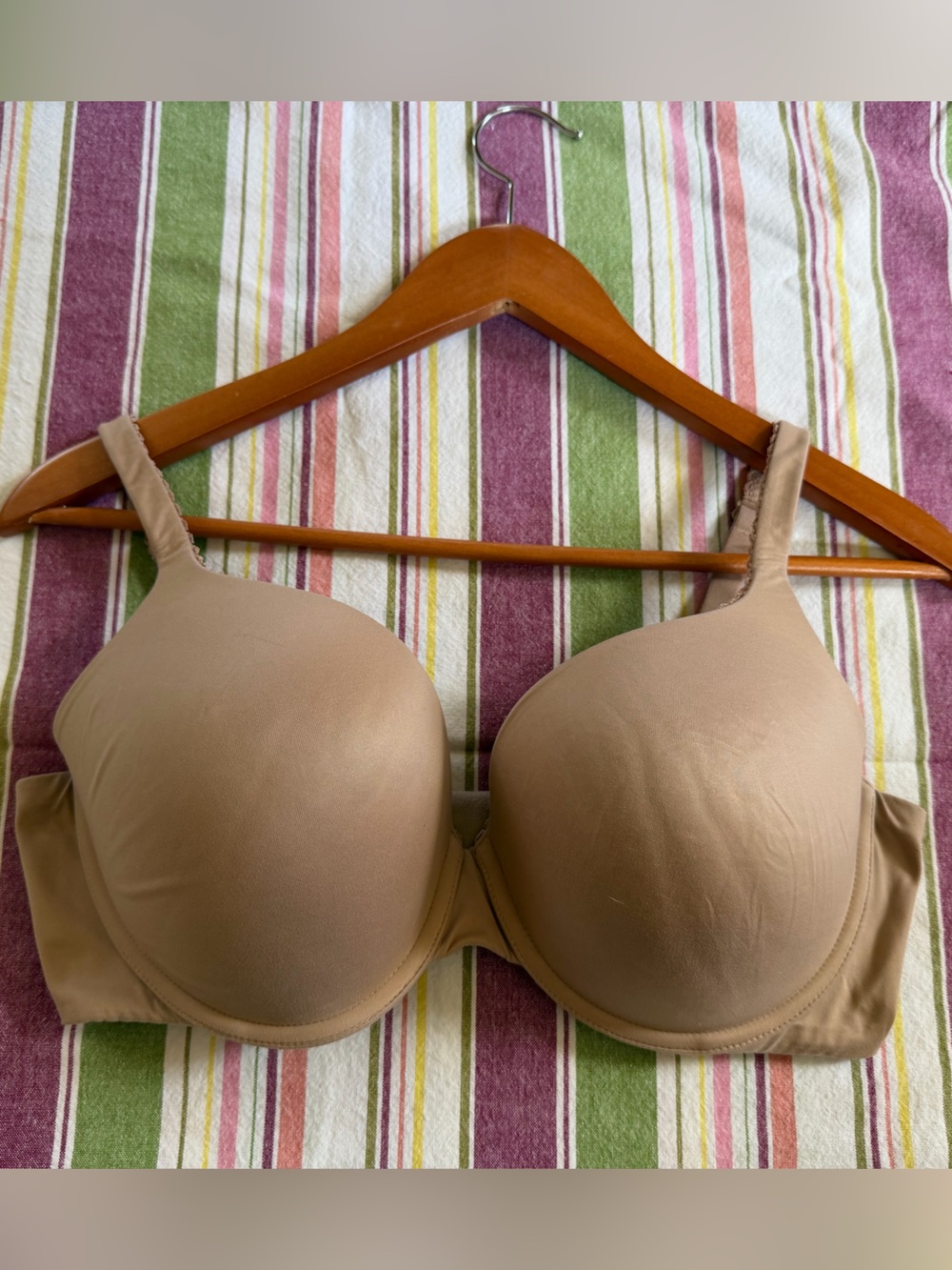 Victoria's Secret Molded T-Shirt Bra in Nude Tan 36DD
